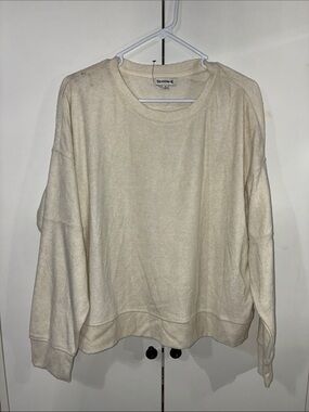 BearPaw XL Cream Beige Pullover Sweatshirt Beachwear